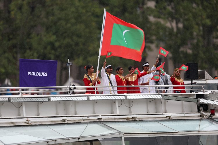 Maldives Contingent Makes a Vibrant Entrance at Paris 2024 Olympics Opening Ceremony